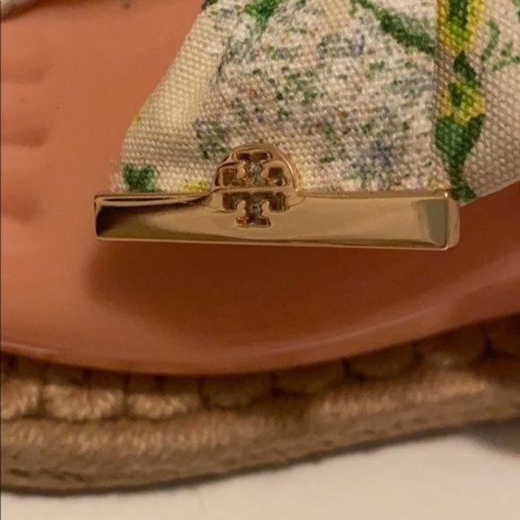 Tory Burch Ivory Box Penny Sandals - Picture 3 of 5